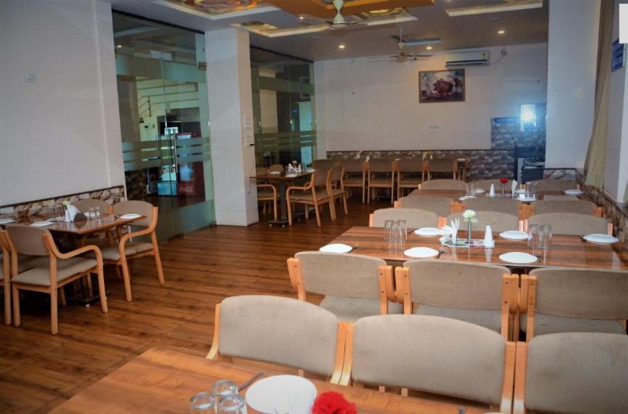 Hotel Swamiraj Indapur  Ngoại thất bức ảnh