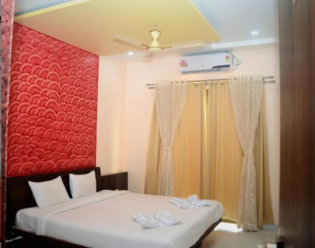 Hotel Swamiraj Indapur  Ngoại thất bức ảnh