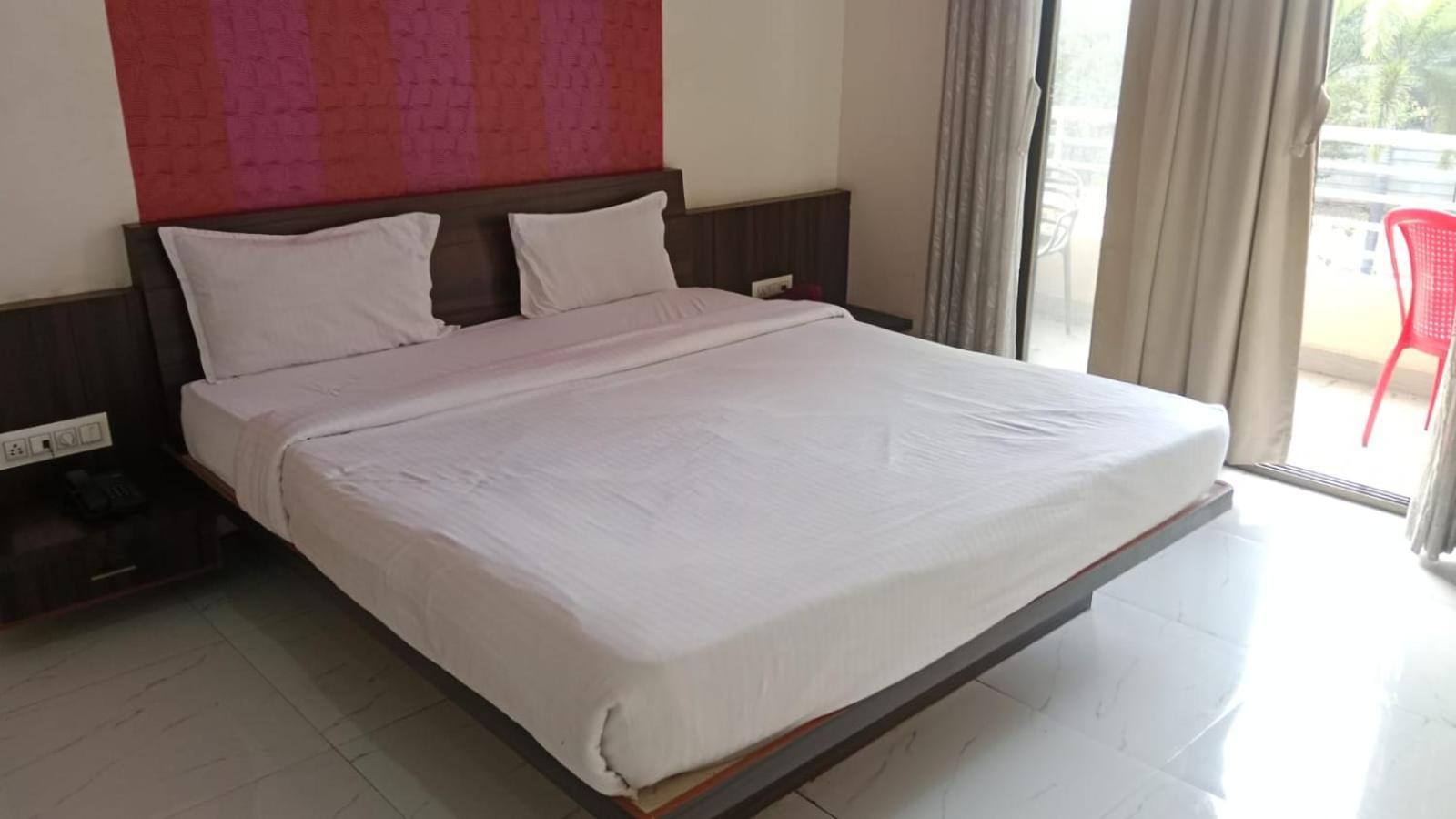 Hotel Swamiraj Indapur  Ngoại thất bức ảnh